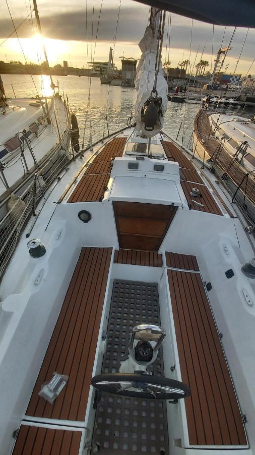 Velero En Puerto De Valencia - E&M Boats Hotel Eksteriør billede
