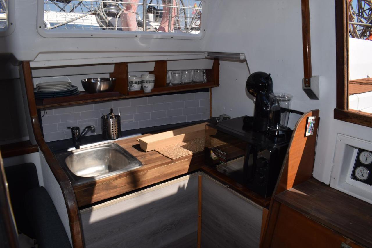 Velero En Puerto De Valencia - E&M Boats Hotel Eksteriør billede