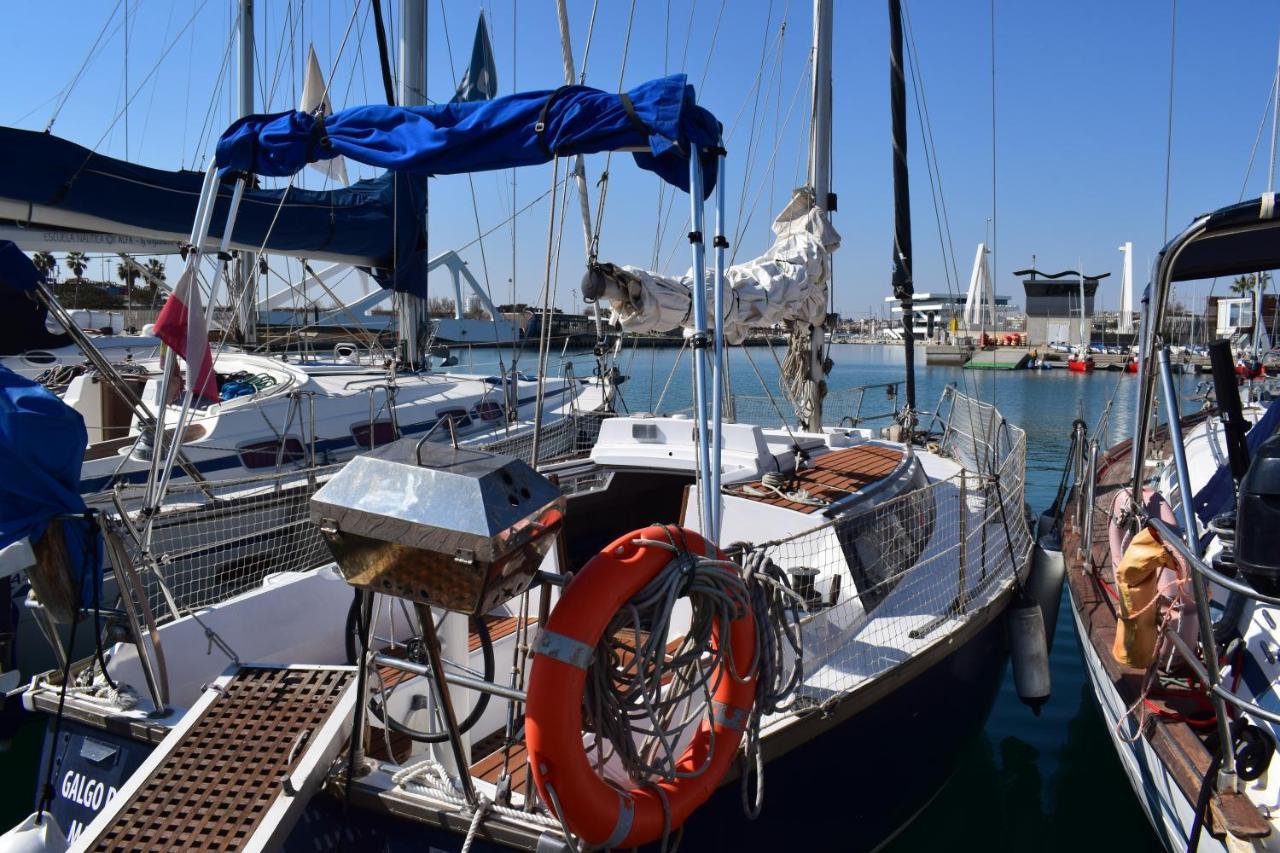 Velero En Puerto De Valencia - E&M Boats Hotel Eksteriør billede